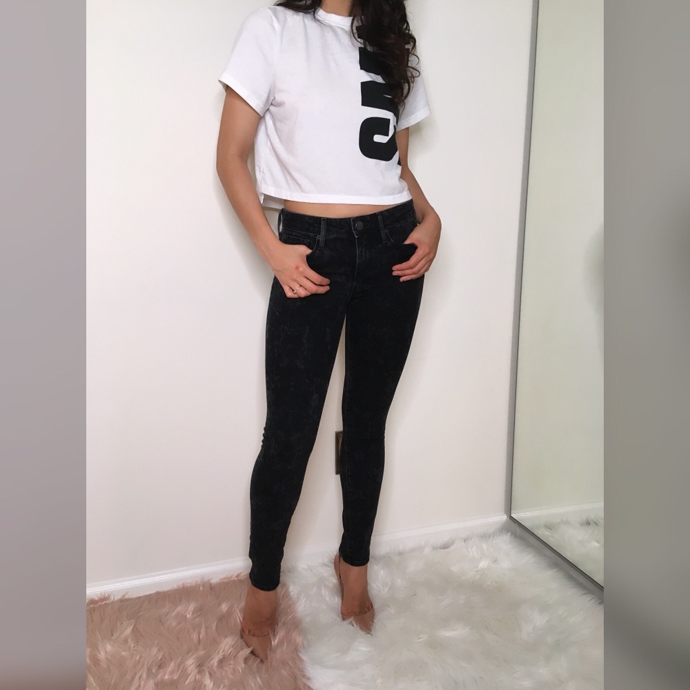 Vince Black Skinny Jeans 25 w/ FREE T shirt